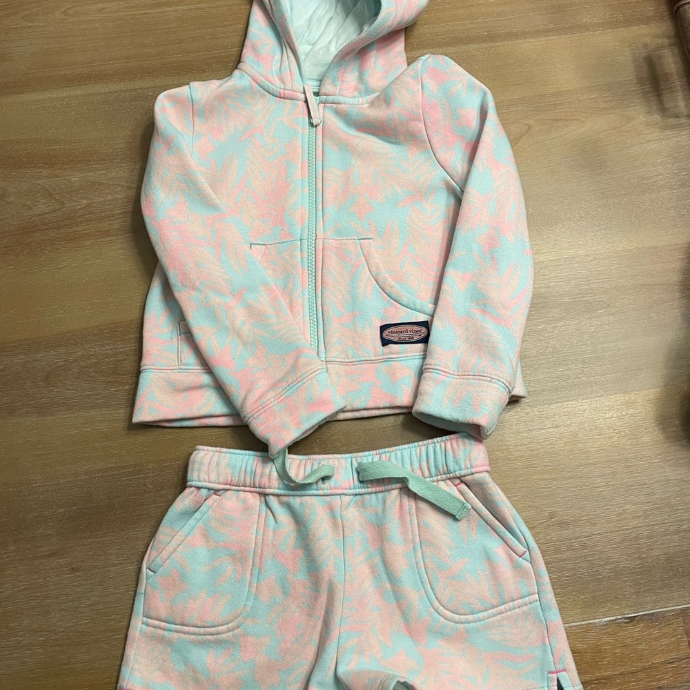 Girls Vineyard vines set